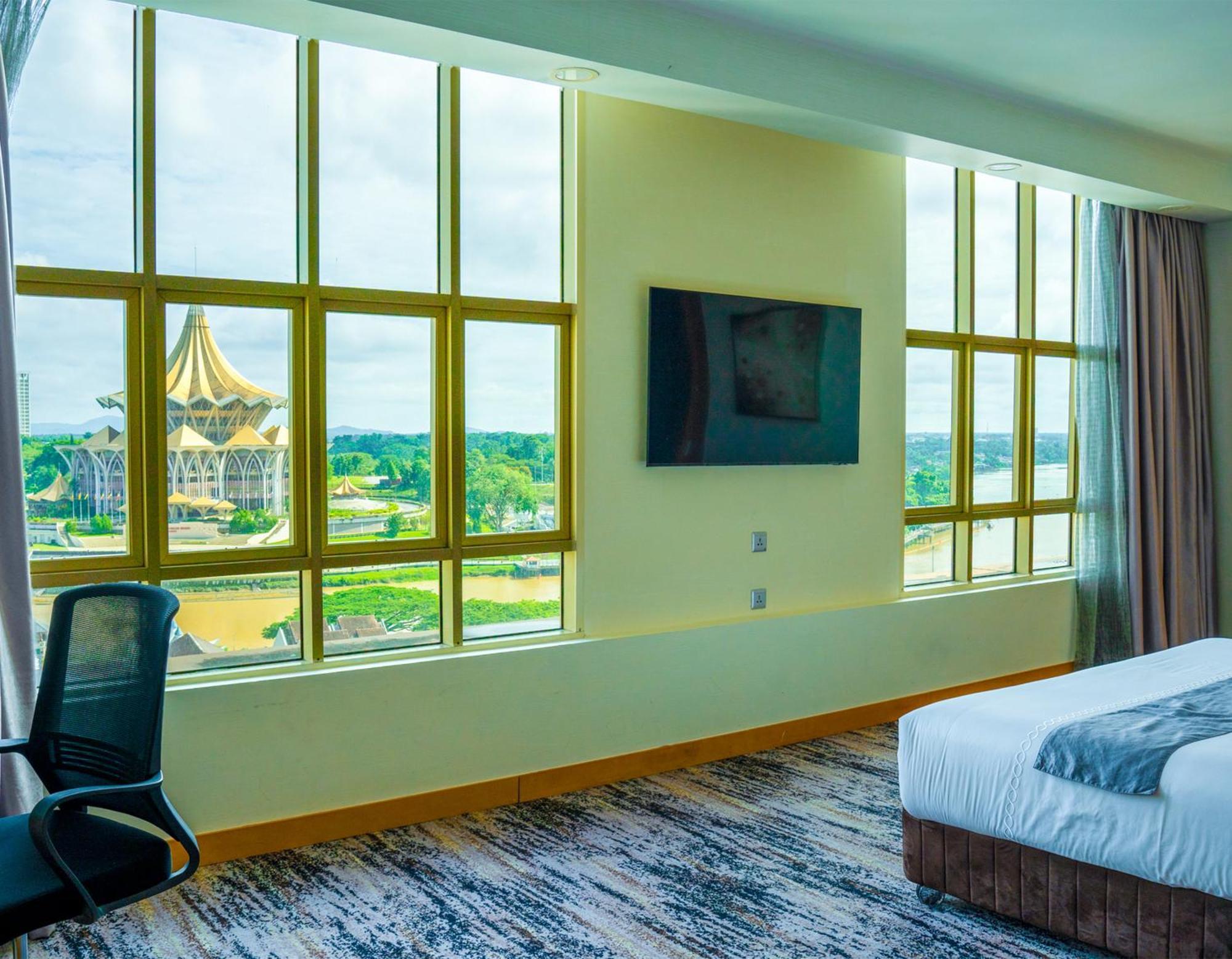 The Waterfront Hotel Kuching Exteriör bild A room at the hotel